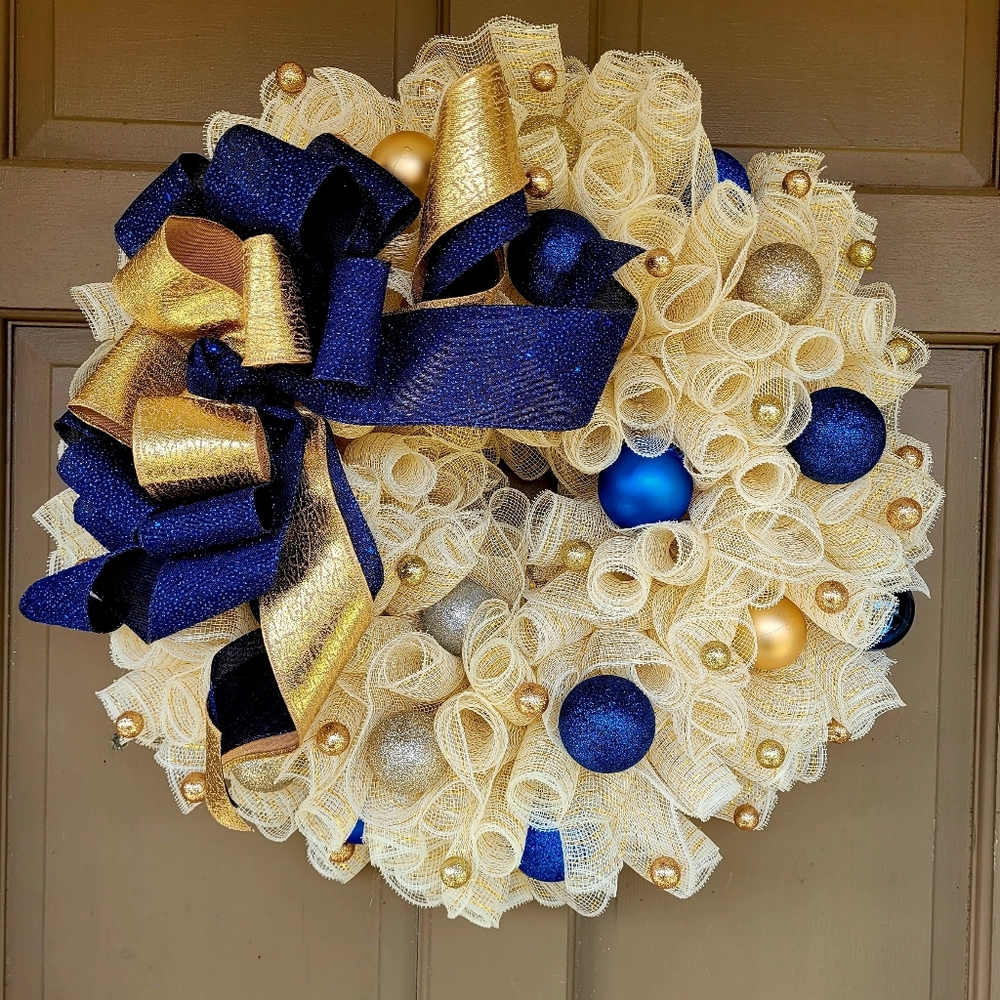 New Holiday Christmas Wreath 25"